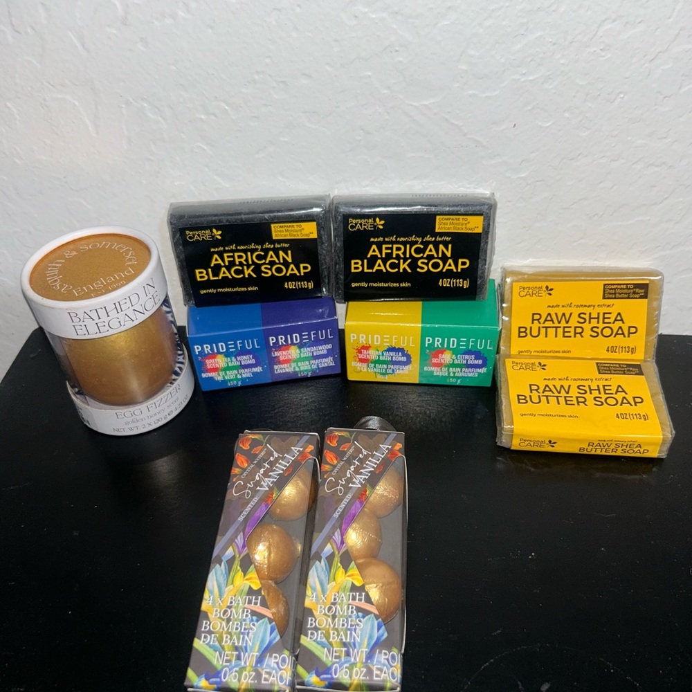 Golden Bath Bomb and Soap Set